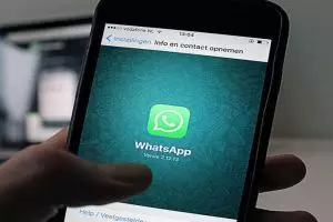 WhatsApp bisa dipakai untuk pesan tiket pesawat