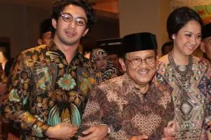 Doa Reza Rahadian agar Habibie cepat bertemu Ainun di tempat terbaik