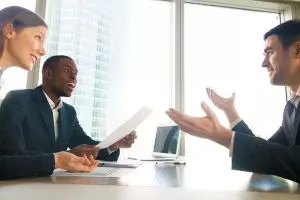 8 Cara untuk negosiasi gaji tinggi saat wawancara kerja