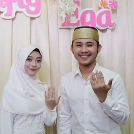 Kisah perjumpaan Ega dan Rafly D'Academy hingga bertunangan