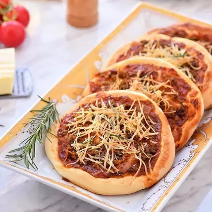20 Resep pizza rumahan paling simpel tapi menggugah selera