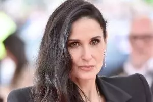 Pose tanpa busana, seleb cantik Hollywood Demi Moore jadi sorotan