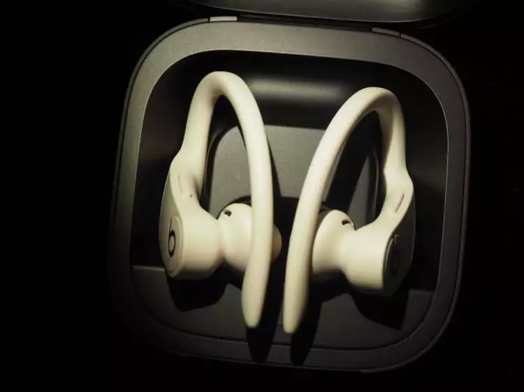5 Kelebihan Powerbeats Pro, wireless earphone pecinta musik & olahraga