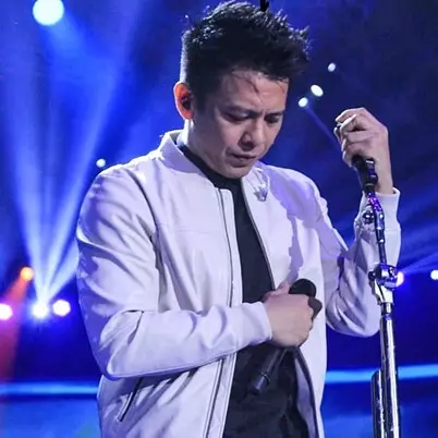 Dapat kejutan ultah, sosok yang di video call Ariel curi perhatian