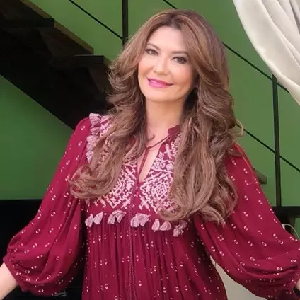 Tamara Bleszynski injak kaki di dua negara sekaligus, bikin iri