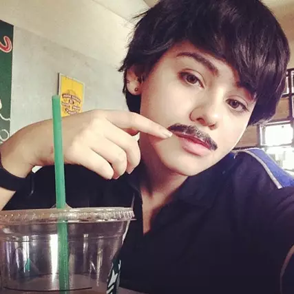 8 Potret lucu Sahila Hisyam, kumis tipisnya bikin heran warganet