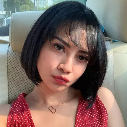 Vanessa Angel pamer mobil baru, plat nomor mirip nama mantan