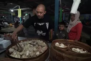 Uma Yum Cha, sensasi makan dimsum restoran bergaya kaki lima
