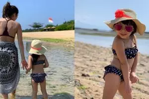 7 Potret liburan Gisel & Gempi di Bali, kompak pakai bikini