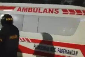 Ini klarifikasi polisi soal tuduhan ambulans bawa batu saat demo rusuh