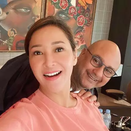 Umrah bareng Irwan Mussry, penampilan Maia Estianty curi perhatian