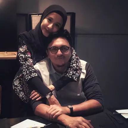 Tak lagi unggah foto, ini 10 momen mesra Laudya Chintya Bella &amp; suami