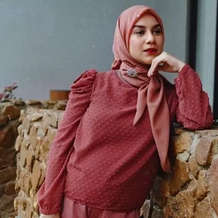 Kini berhijab, Irish Bella bakal lelang semua pakaian lama