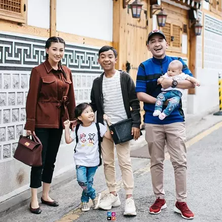 Liburan ke Korea, 5 harga outfit Betrand Peto bikin melongo