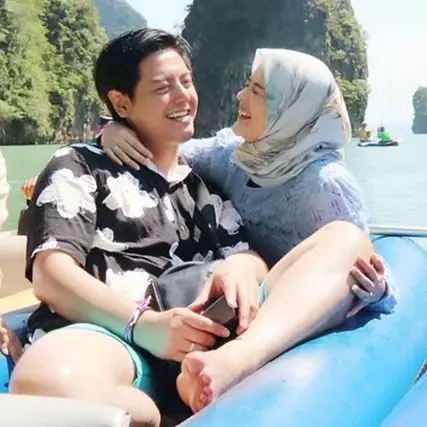 10 Momen liburan Roger &amp; Cut Meyriska di Thailand ini bikin baper