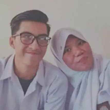 Ingat pasangan viral ini? Begini 7 foto terbaru Aditya yang manglingi