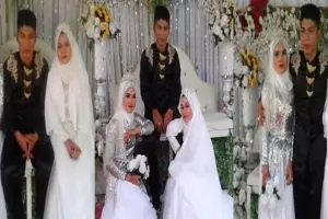 Bingung memilih, pria ini menikahi kedua pacarnya sekaligus