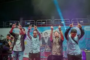 Syuting video klip, band Wali terkena gas air mata kerusuhan demo