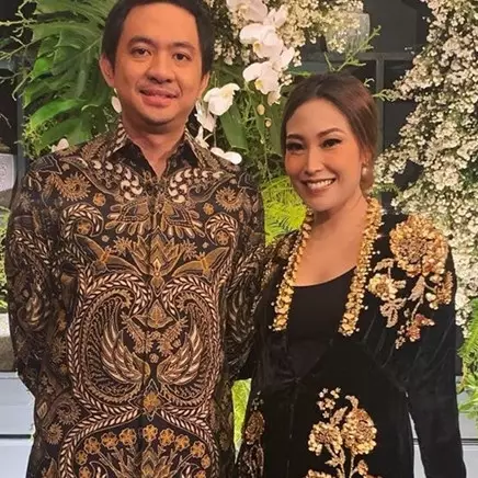 Ayu Dewi melahirkan anak ketiga, potret sang bayi jadi sorotan