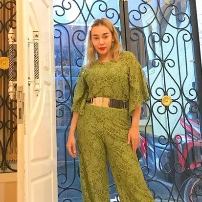 8 Potret rumah Bebby Fey di Probolinggo, ada koleksi kaligrafi