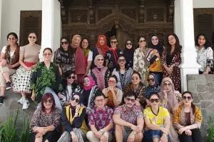 Sajian jajan pasar Mayangsari saat undang geng sosialita ke Purwokerto