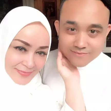 7 Potret Chintami Atmanegara &amp; putranya, jarang terekspos