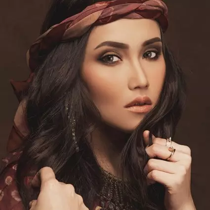 Kisah 7 seleb yang pernah hidup susah, kini bergelimang harta