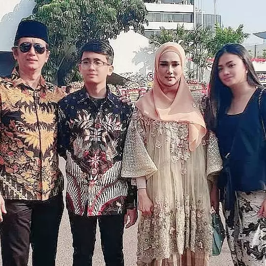 Dampingi sang ibu pelantikan, sepatu anak Mulan Jameela curi perhatian