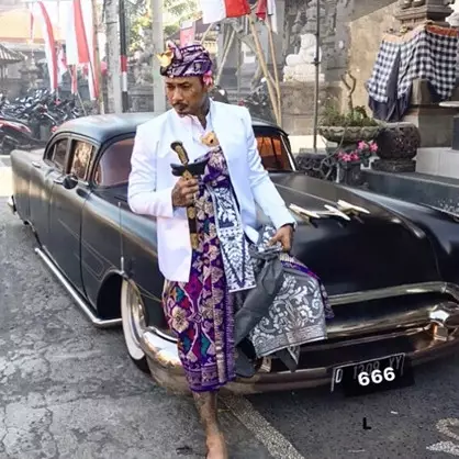 9 Momen pernikahan Jerinx SID &amp; Nora, penampilannya curi perhatian