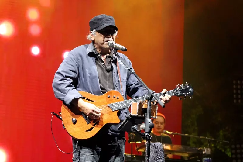 13 Fakta dan gelagat Iwan Fals bikin heboh panggung Synchronize 2019