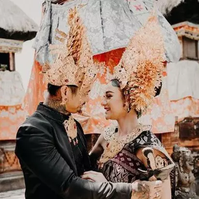 Perjalanan cinta Nora Alexandra dan Jerinx, penuh tantangan