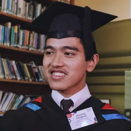 Akhirnya lulus, ini 6 momen bahagia Kaesang wisuda di Singapura