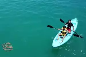 7 Potret Betrand Peto di Labuan Bajo, harga celananya fantastis