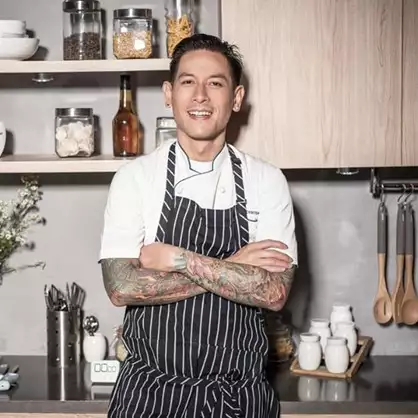 Lama tak ada kabar, 8 potret terbaru Chef Juna ini bikin pangling
