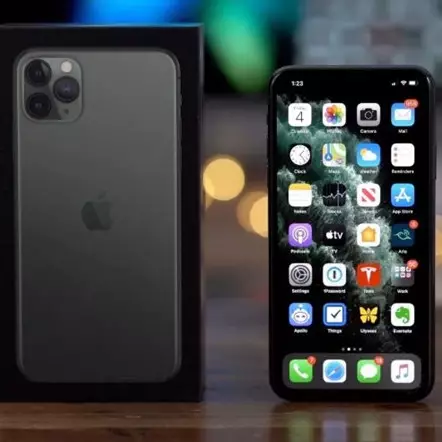 Membandingkan harga iPhone 11 di 10 negara, mana paling murah?