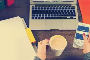 Begini cara matikan pelacak lokasi di aplikasi Facebook