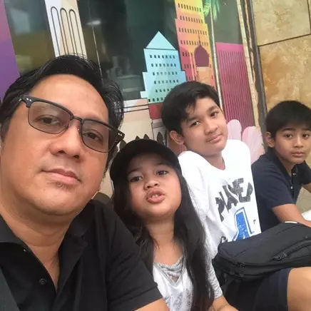 7 Momen kocak Andre Taulany bareng anak, bukti nggak cuma lucu di TV