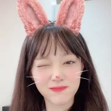 7 Quote inspiratif Sulli eks f(X), sebut punya dua sisi kehidupan