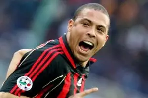 8 Pesepak bola ini miliki masalah dengan berat badan