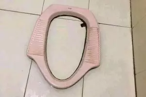 10 Potret absurd di kamar mandi ini bikin geleng kepala