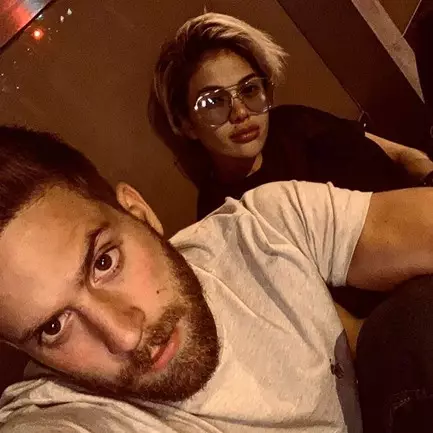 Nikita Mirzani ungkap 5 alasan kepincut aktor asal Paris