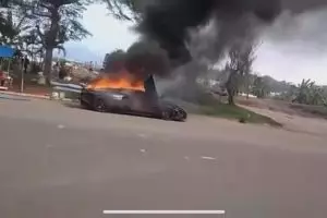 Kronologi terbakarnya mobil Lamborghini yang diduga milik Raffi Ahmad