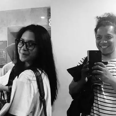 7 Momen kebersamaan Arie Kriting dan pacar, sweet abis