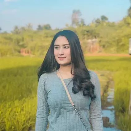 7 Penampakan rumah mewah Angbeen Rishi pacar Adly Fairuz