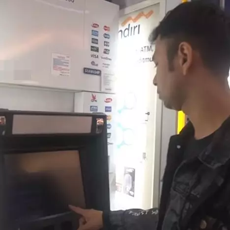 Dikenal tajir melintir, isi saldo ATM Raffi Ahmad ini bikin kaget