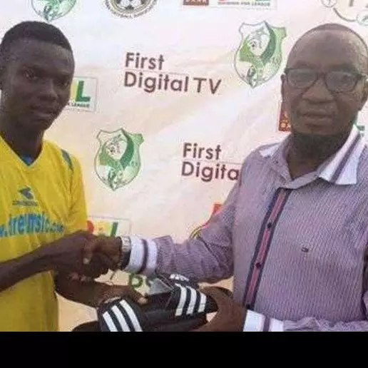 10 Penghargaan nyeleneh ini pernah didapat pemain sepak bola