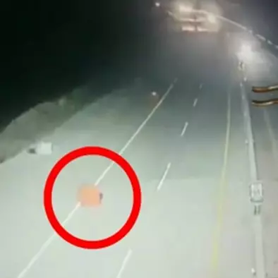 Viral pembatas jalan tol bergerak sendiri, ini fakta sebenarnya