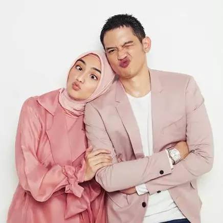 8 Potret inspirasi busana prewedding Citra Kirana dan Rezky Aditya