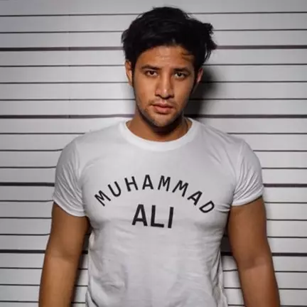 7 Gaya pemotretan Ammar Zoni usai kehilangan anak, bak Joker