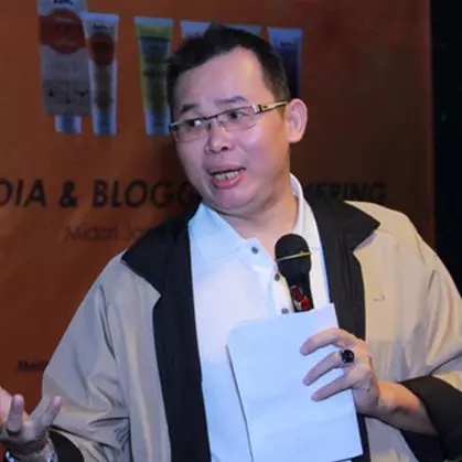 Peramal nasib dan karier artis, Suhu Naga meninggal dunia